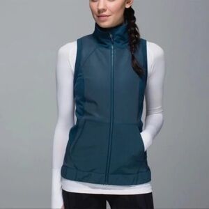 Lululemon Let’s Get Visible Reflective Training Vest (Alberta Lake Teal) Size 6